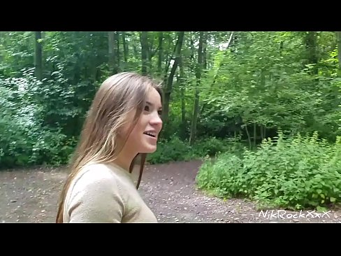 ❤️ Ek het vir Evelina voorgestel dat ons in 'n publieke plek naai! Sy het ja gesê. Toe genaai ek haar in die gat en kom in haar mond. Toe vis sy haarself. ❤️❌ Gehalte-seks by porn af.sayhentai.ru