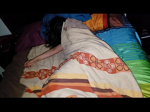 ❤️ Stiefseun berispe sy jong stiefma terwyl sy slaap. ❤️❌ Gehalte-seks by porn af.sayhentai.ru